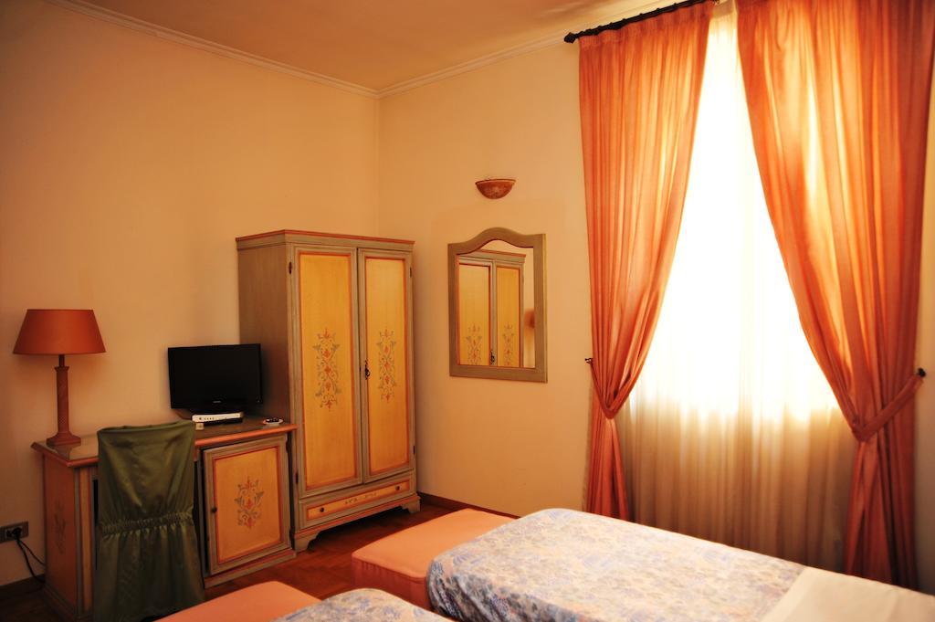ริสโตรันเต โฮเต็ล วิลลา อิชิเดีย Hotel ฟรัสกาตี ภายนอก รูปภาพ